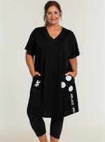 Gozzip Black - Gabriela Tunika i Sort med Hvide Detaljer